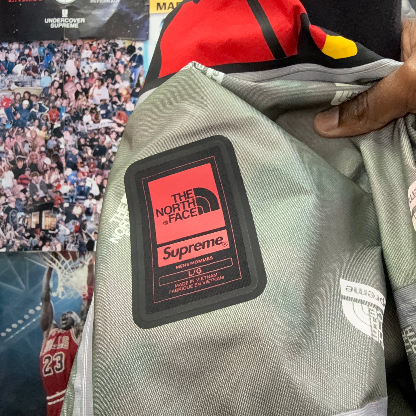 SUPREME X THE NORTH FACE SS24 SPLIT TAPE SEAM SHELL JACKET