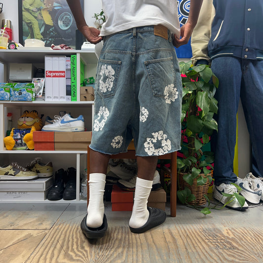 DENIM TEARS X LEVI FW23 WREATH LIGHT WASH JEAN SHORTS