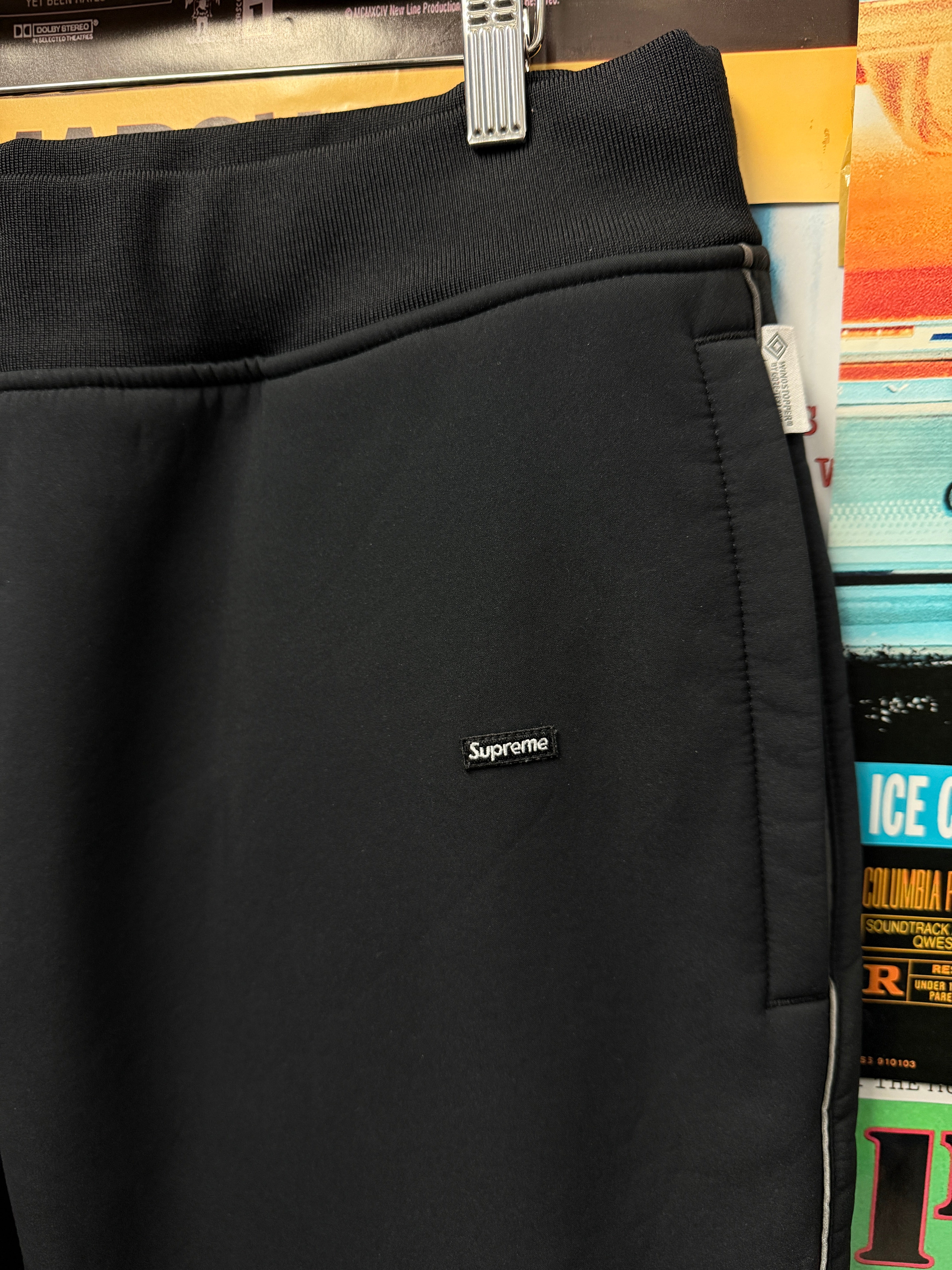 SUPREME WINDSTOPPER GORETEX JOGGERS