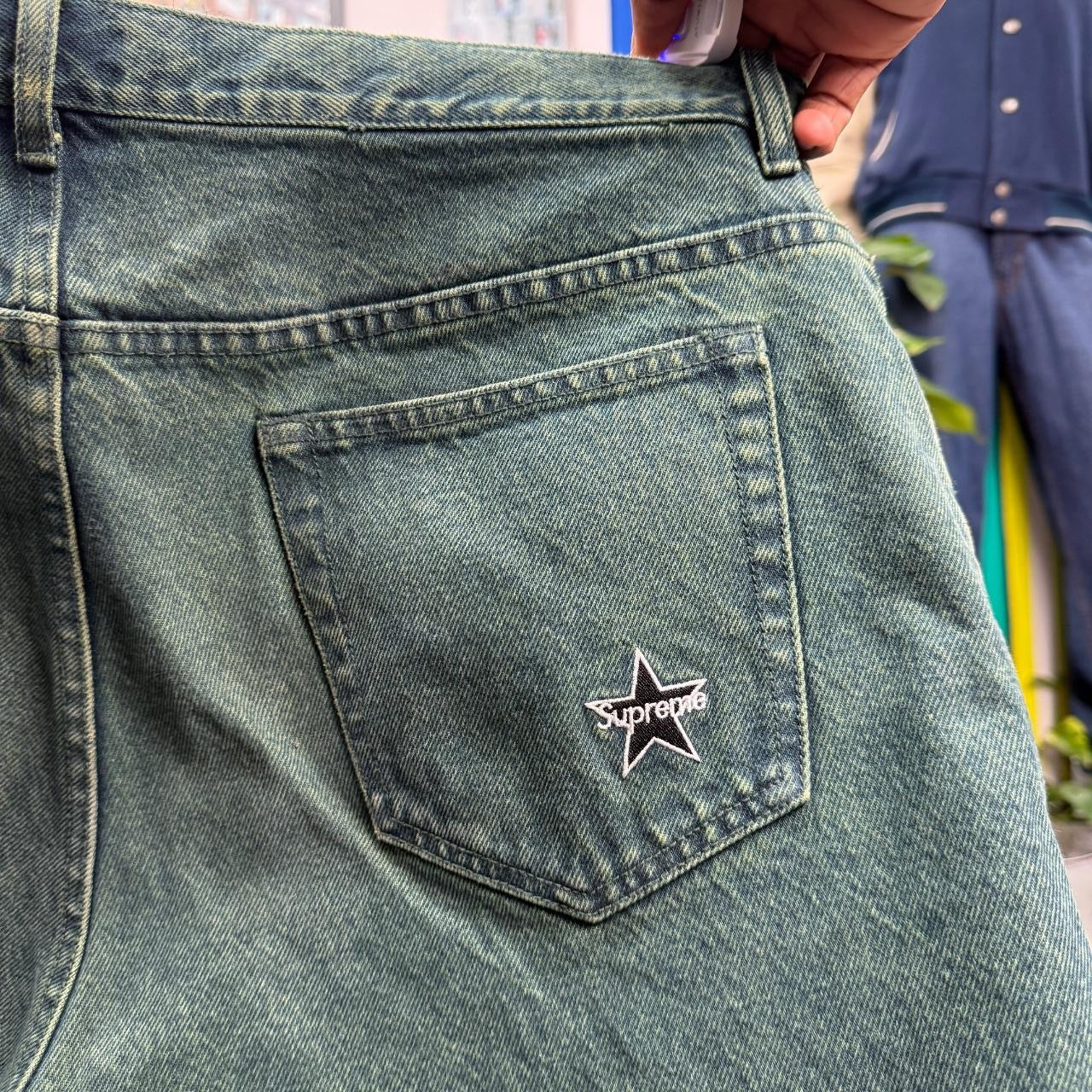 SUPREME FW23 OVERSPRAY REGULAR JEANS