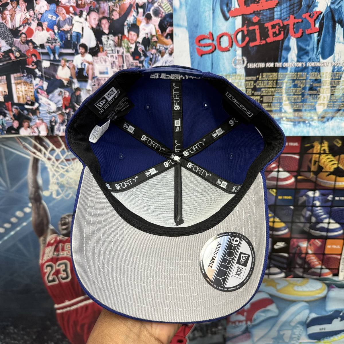 SUPREME SS26 GOTHIC OUTLINE ADJUSTABLE NEW ERA CAP