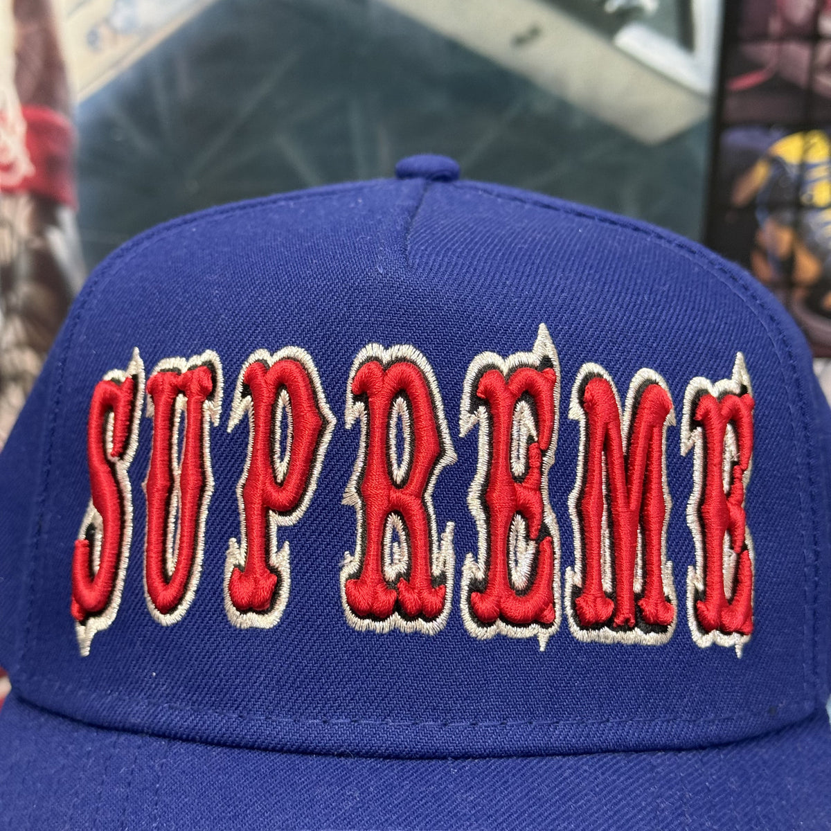 SUPREME SS26 GOTHIC OUTLINE ADJUSTABLE NEW ERA CAP