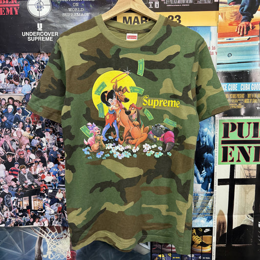 SUPREME FW25 ALL DOGS CAMO TEE