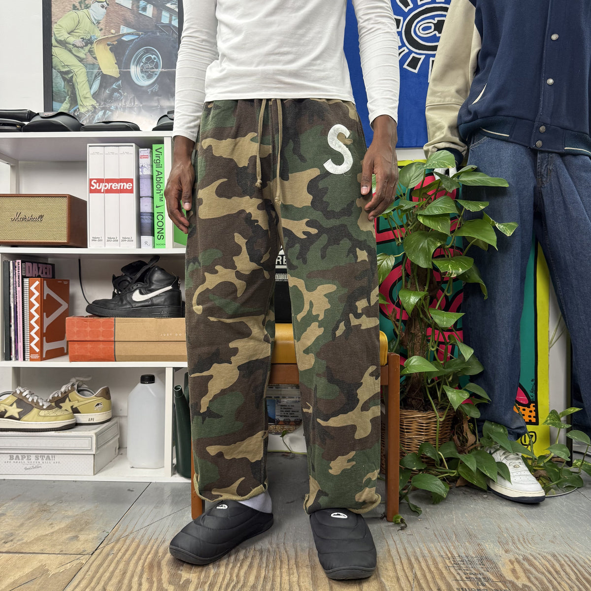 SUPREME FW25 S LOGO CAMO JOGGERS