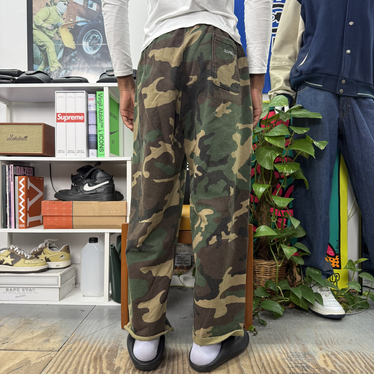 SUPREME FW25 S LOGO CAMO JOGGERS