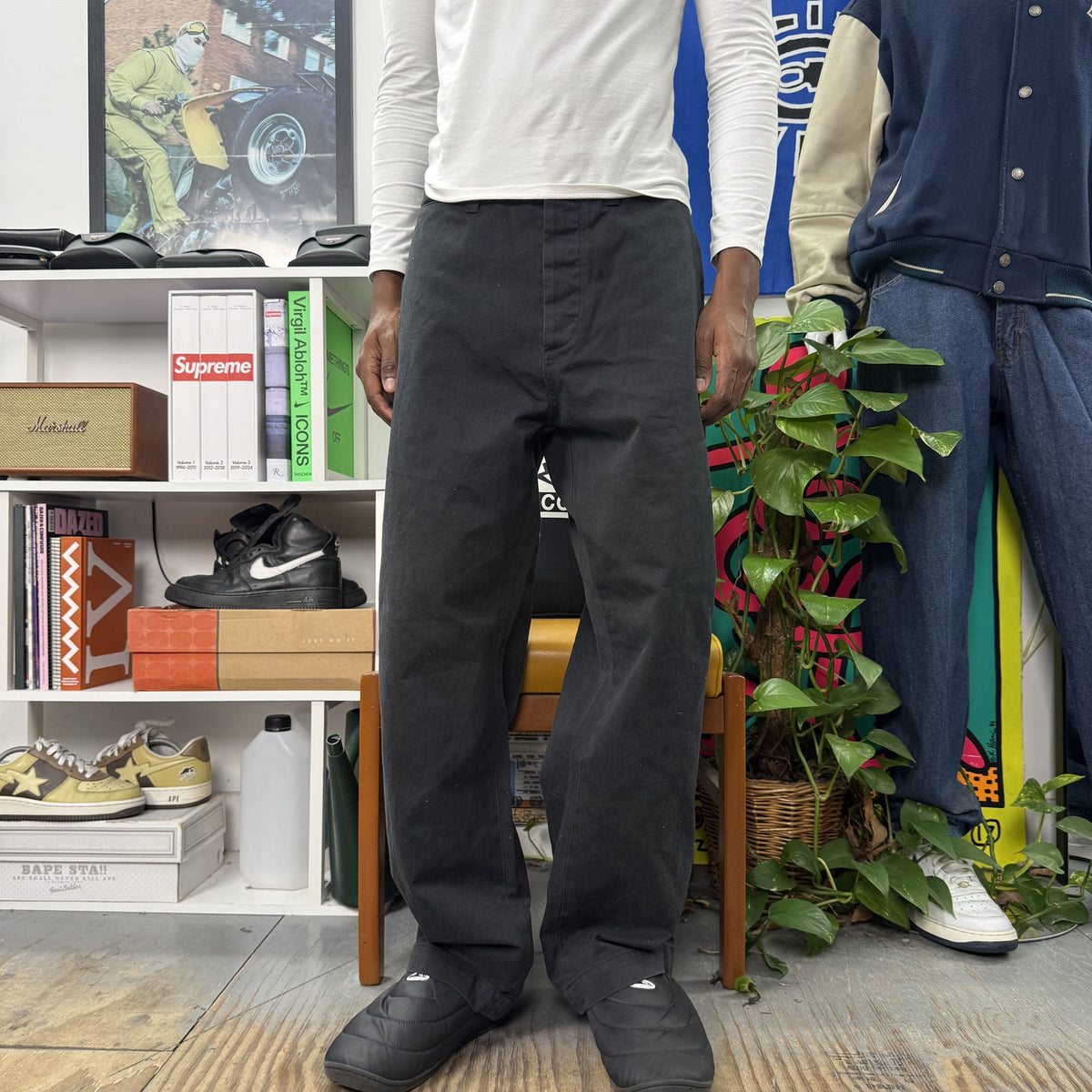 SUPREME BLACK PIN CHINOS