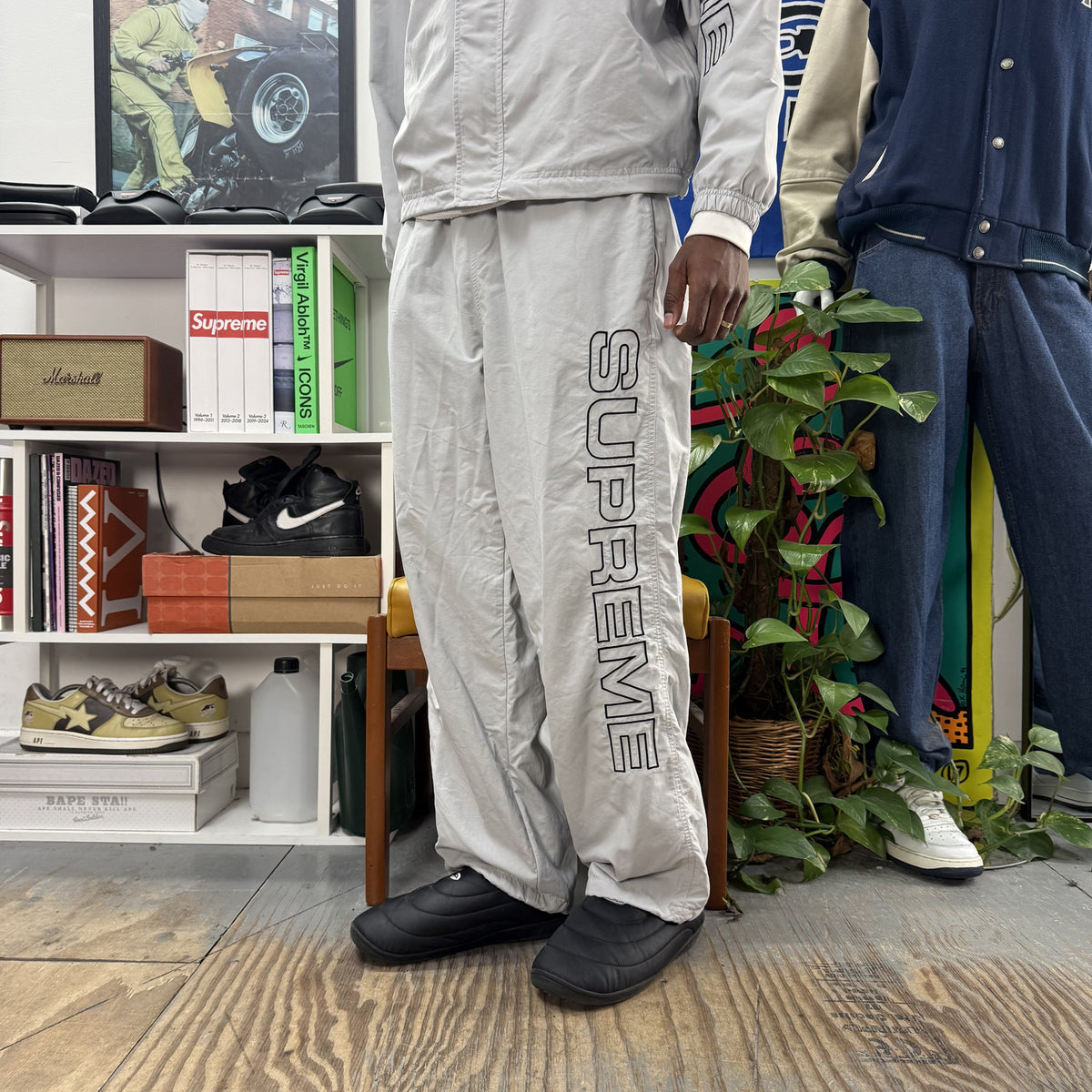 SUPREME FW24 GREY SPELLOUT EMBROIDERY TRACK BOTTOMS