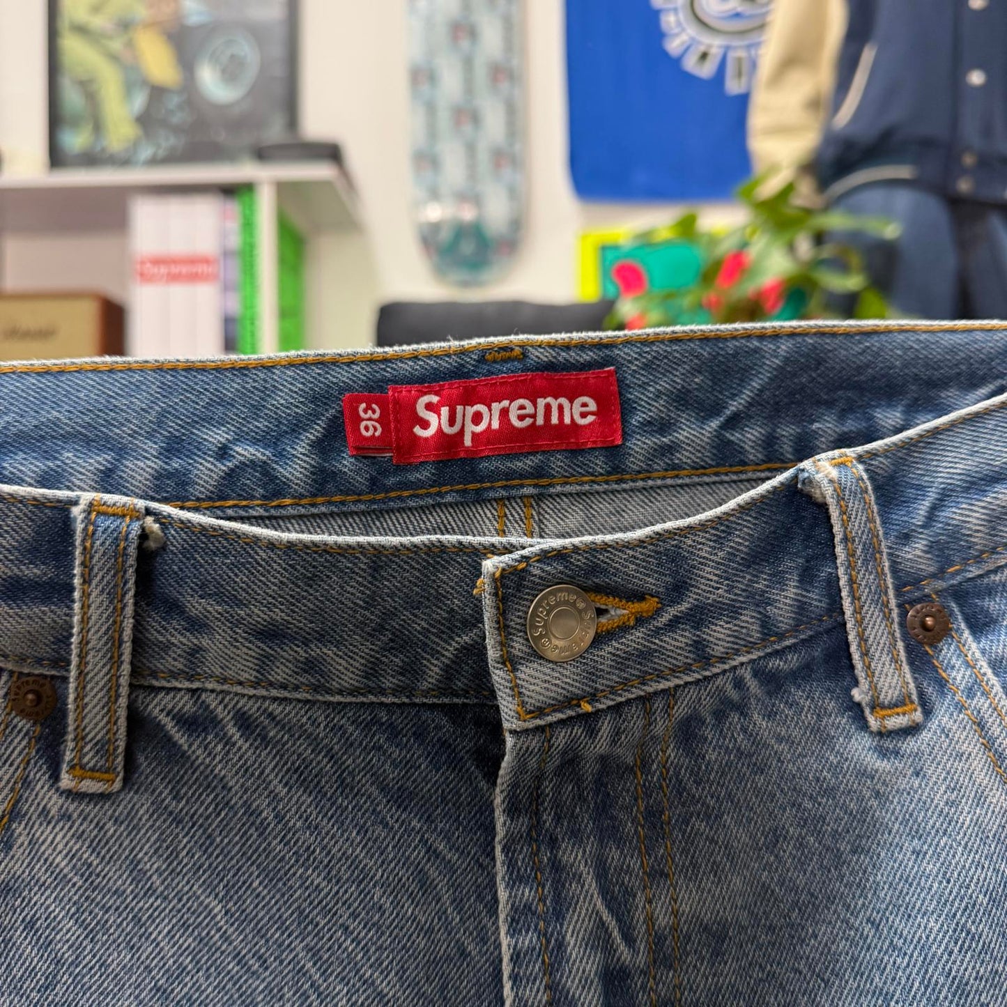 SUPREME FW24 BAGGY LIGHT DENIM JEANS