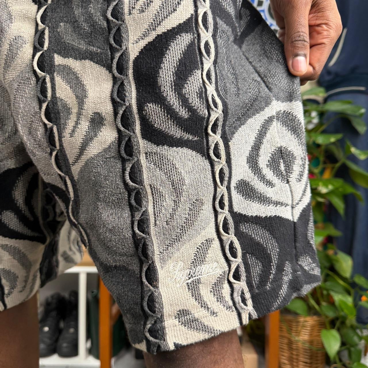 SUPREME SS22 ABSTRACT TEXTURED KNIT SHORT