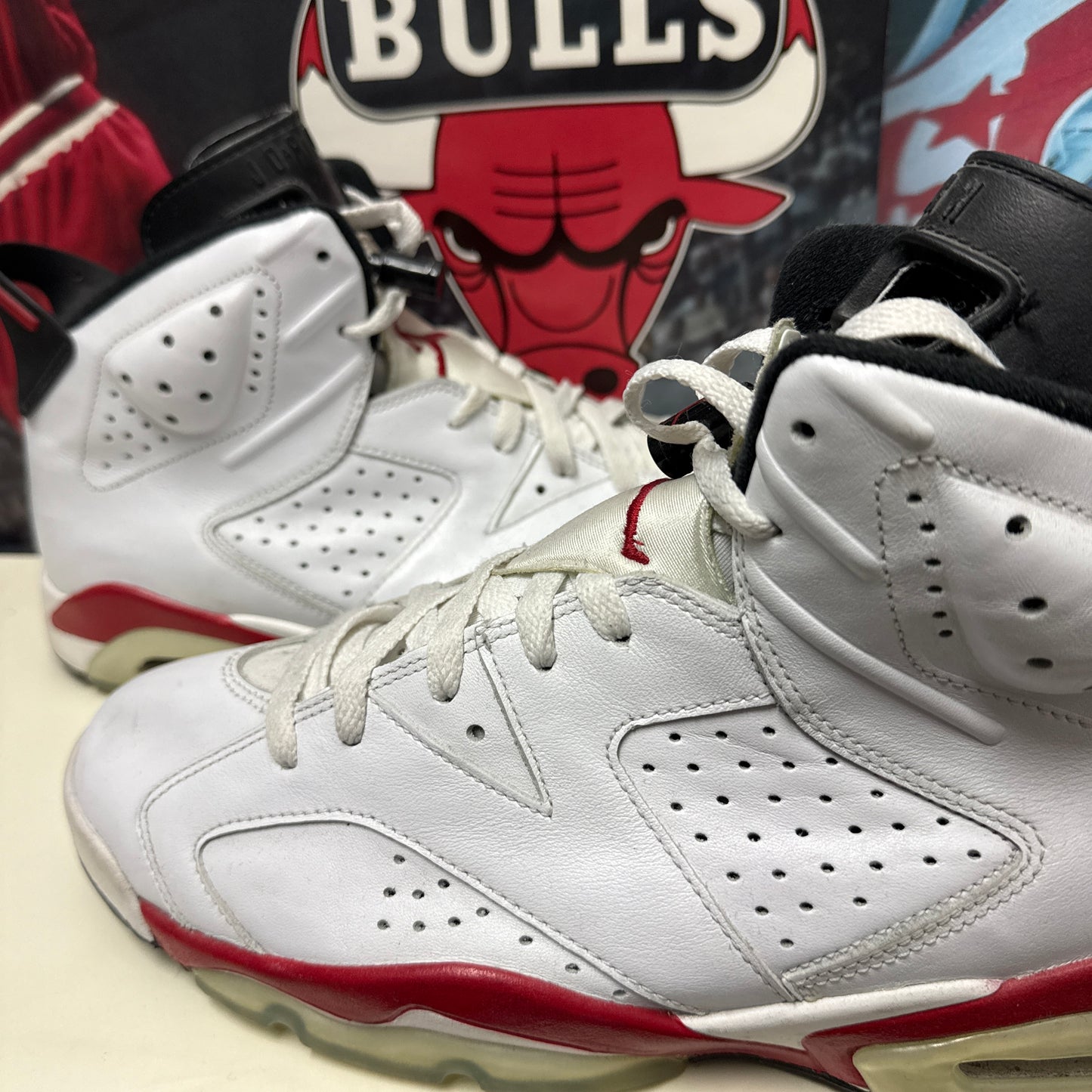 JORDAN 6 2009 BULLS WHITE VARSITY RED