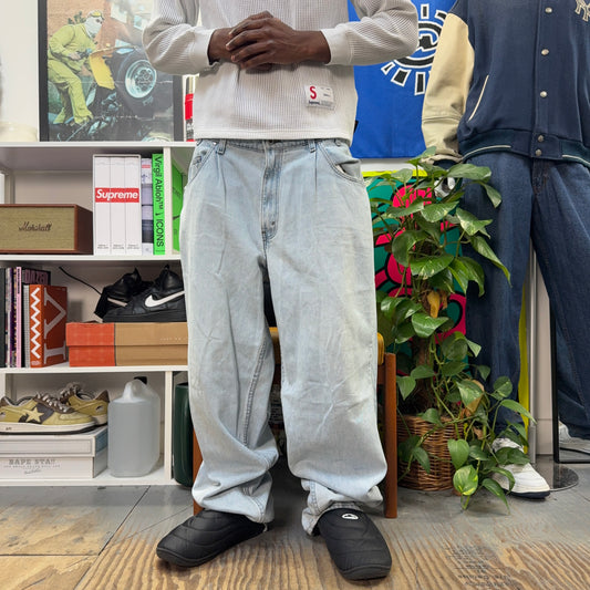 LEVI 90s SILVERTAB BAGGY DENIM JEANS