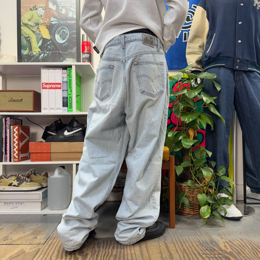 LEVI 90s SILVERTAB BAGGY DENIM JEANS