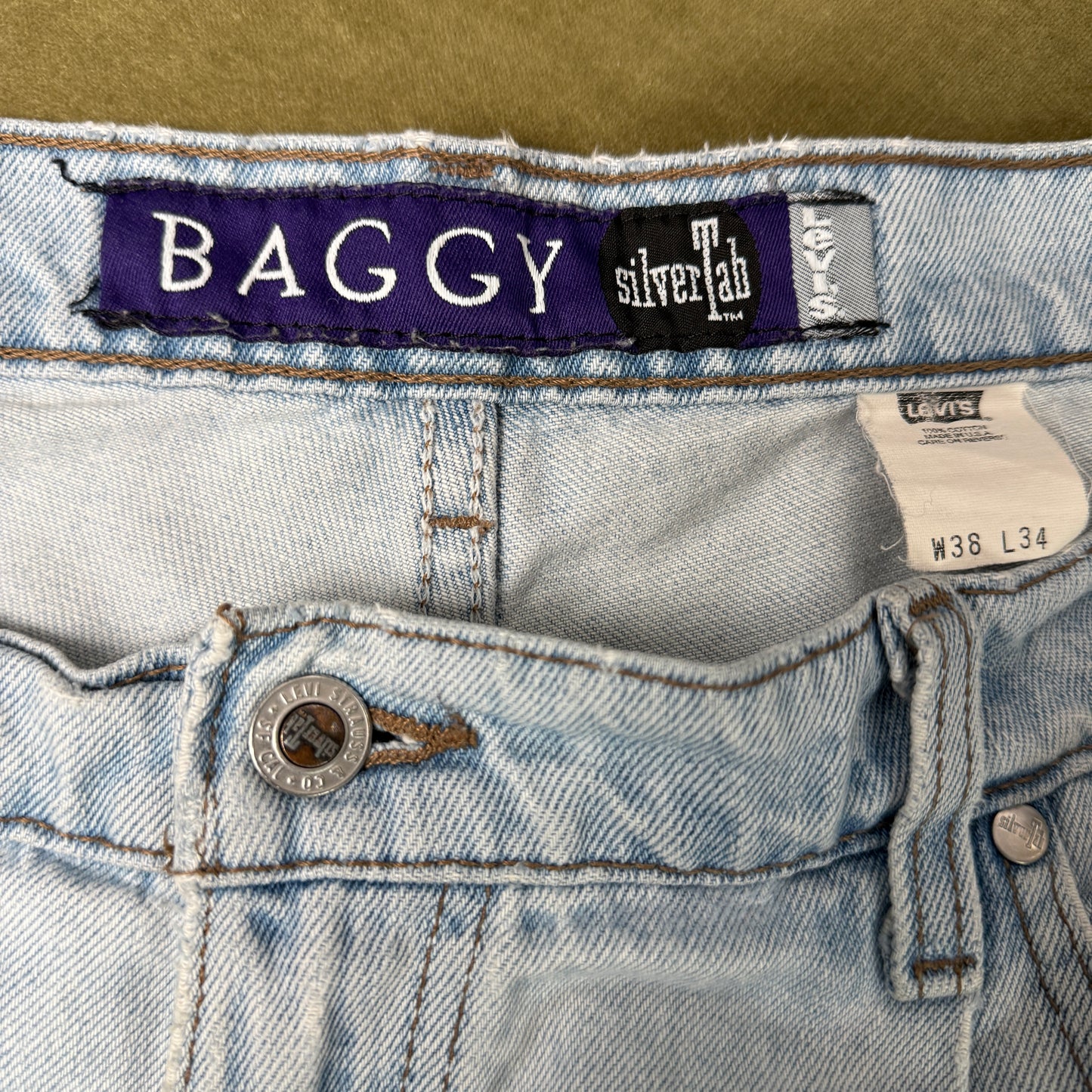 LEVI 90s SILVERTAB BAGGY DENIM JEANS