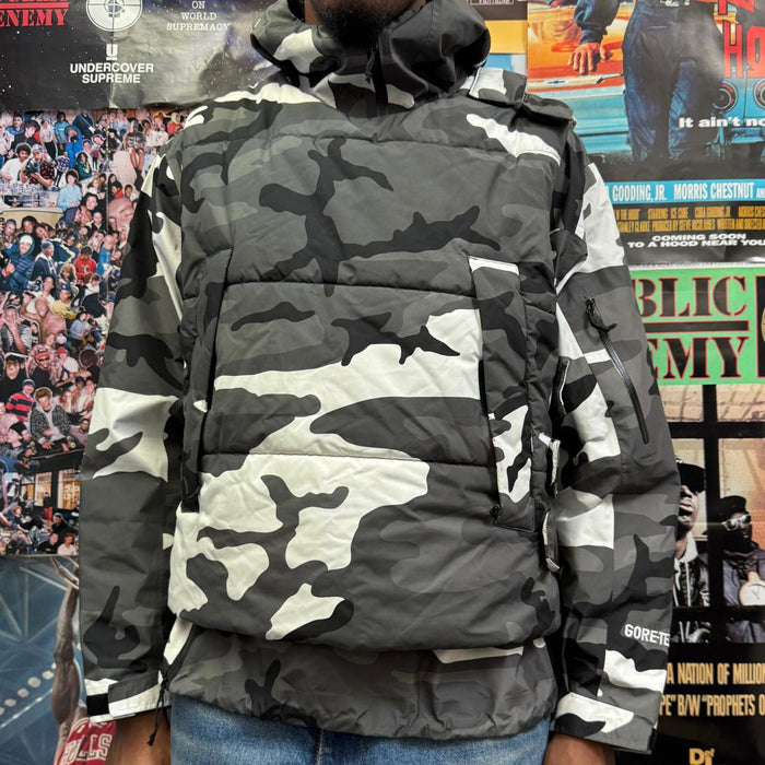 SUPREME FW22 2 IN 1 GORE-TEX SHELL WINDSTOPPER VEST