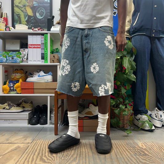 DENIM TEARS X LEVI FW23 WREATH LIGHT WASH JEAN SHORTS