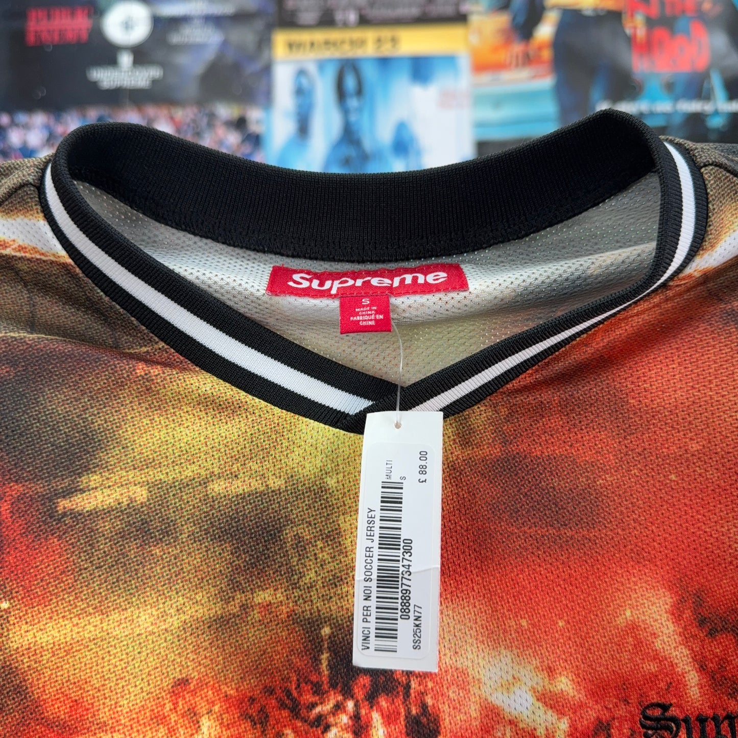 SUPREME SS25 VINCI PER NOI SOCCER JERSEY
