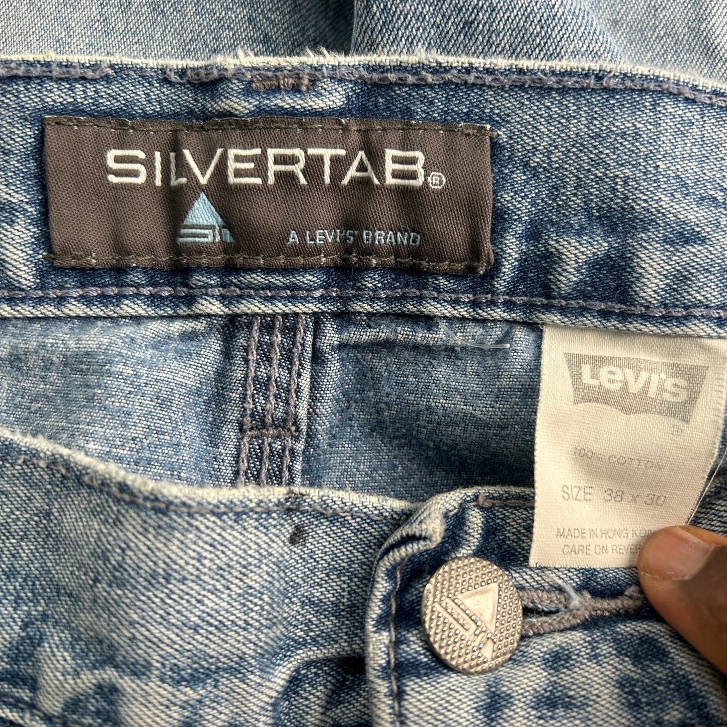 LEVI 90s SILVERTAB BAGGY DENIM JEANS