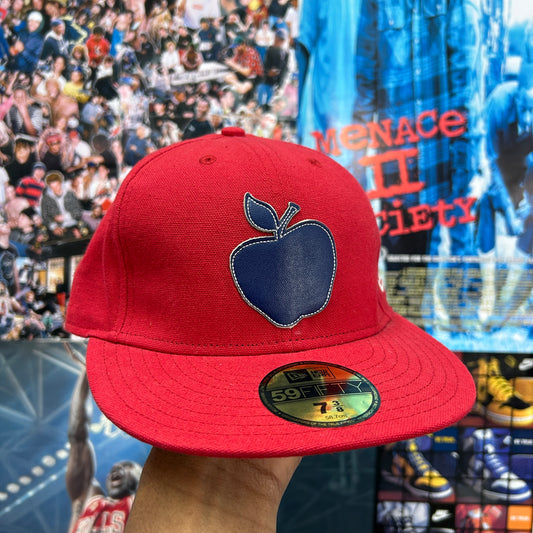 2005 SUPREME BIG APPLE FITTED CAP