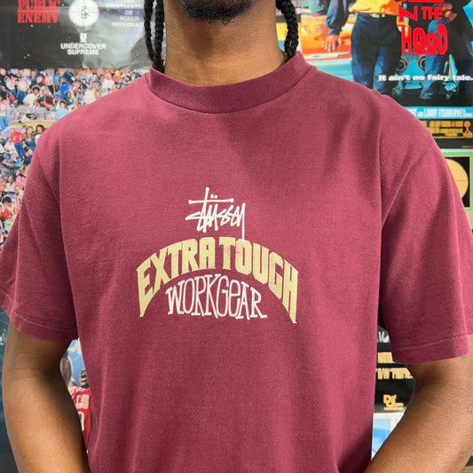 STUSSY 90s EXTRA TUFF BURGUNDY TEE