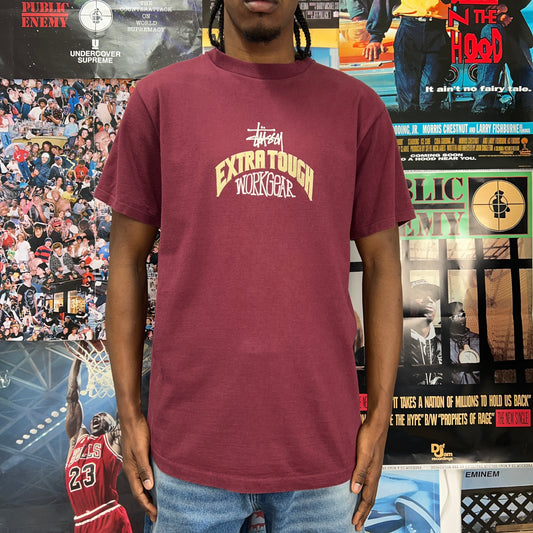 STUSSY 90s EXTRA TUFF BURGUNDY TEE